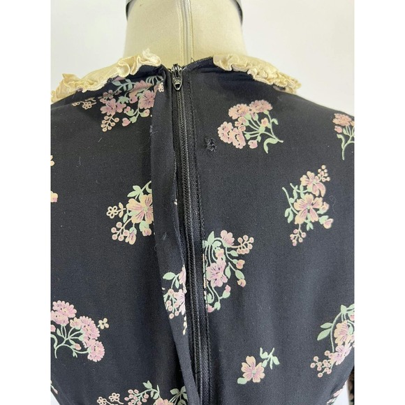 Vintage 70s Black Floral Collared along Sleeve Maxi Dress - Picture 4 of 9